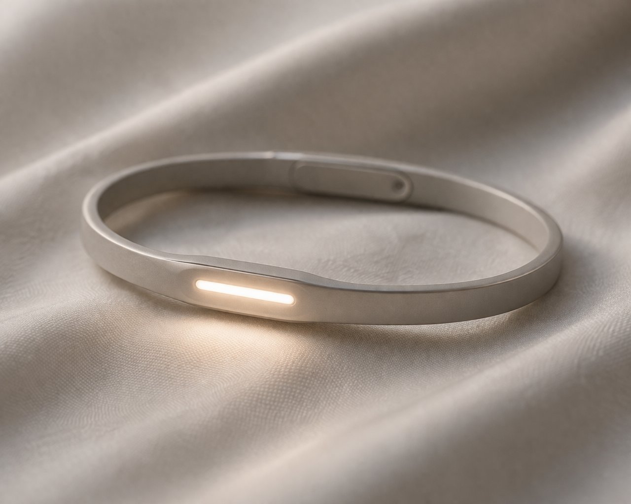 Everglow bracelet close-up